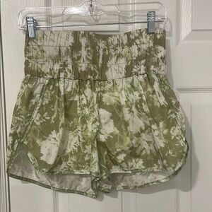 Free Movement Floral Green Women's Shorts new with tag size med